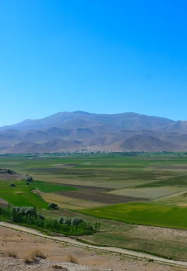アニ遺跡からアフラトとアクダマルへの東アナトリアツアー