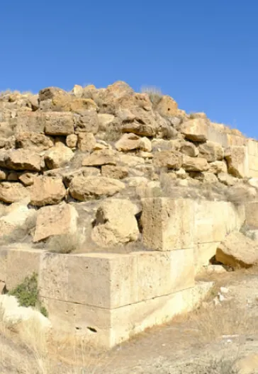 アニ遺跡からアフラトとアクダマルへの東アナトリアツアー